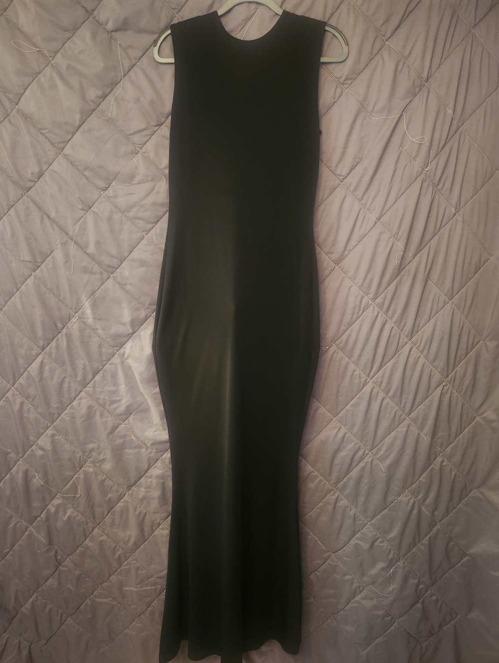 Sleeveless Black Maxi Dress with Gold Zip Front - Picture 4 of 4